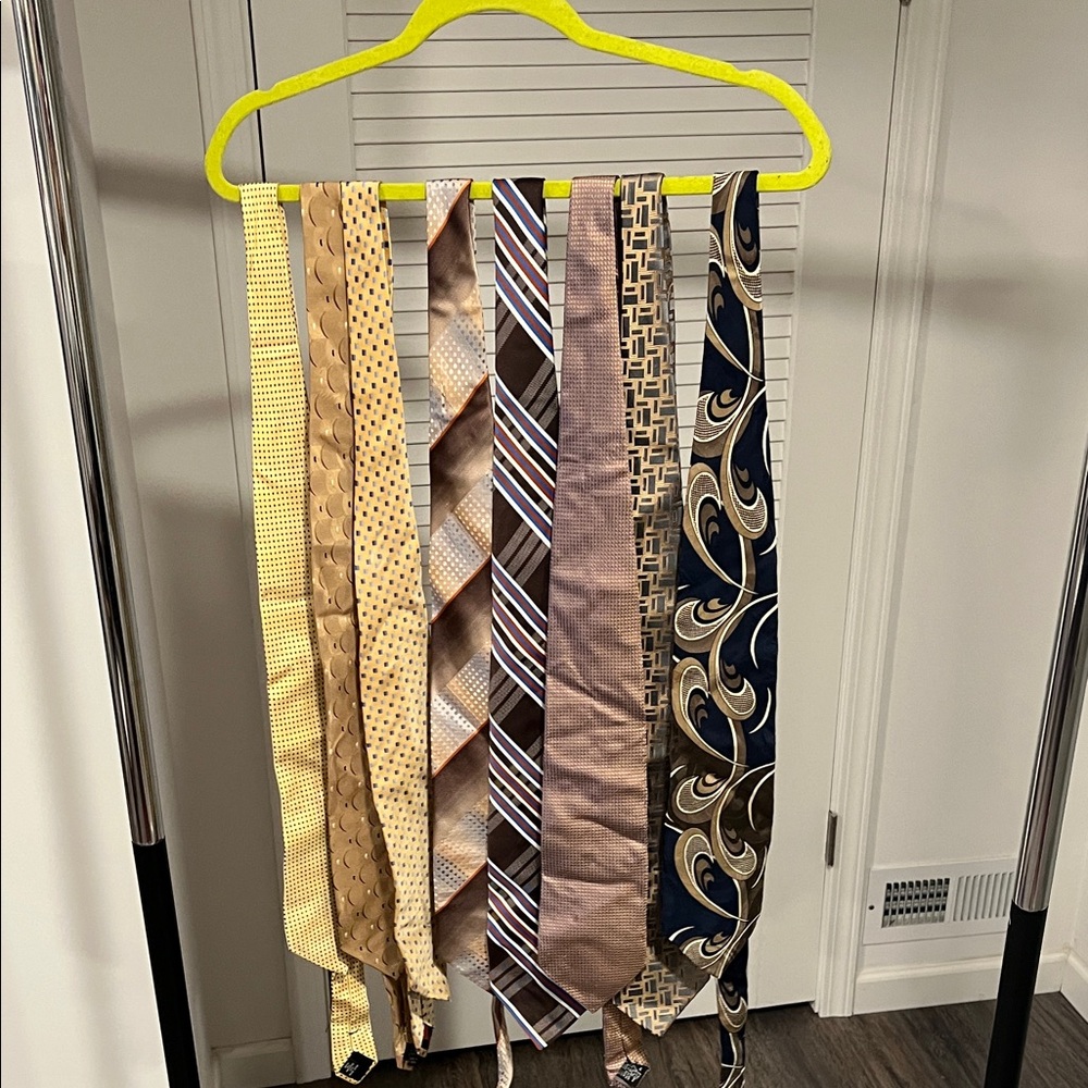 Multi-Tie Hanger with Yellow Hook